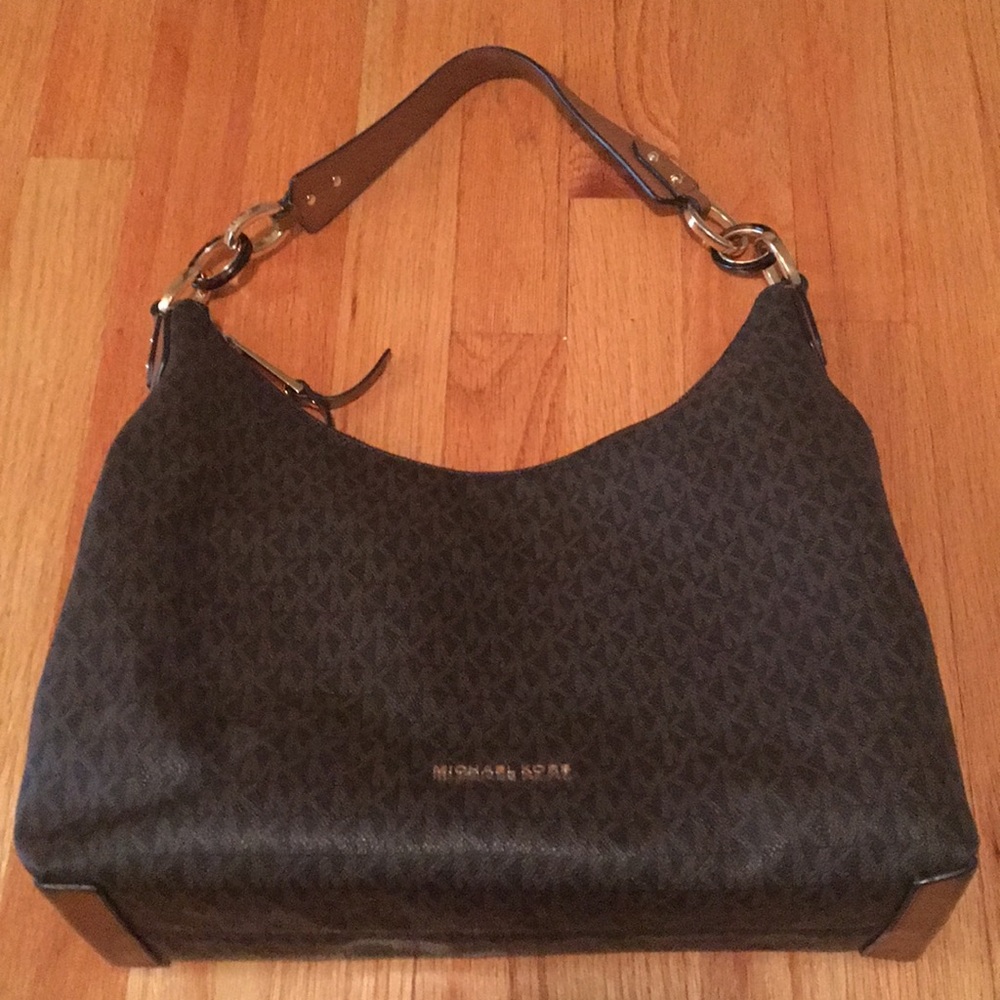 Used Michael Kors logo shoulder bag